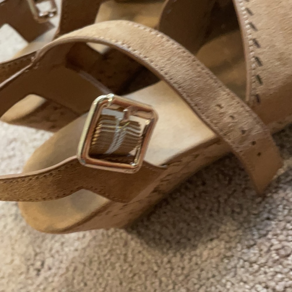 Brown wedge sandals - Picture 4 of 4